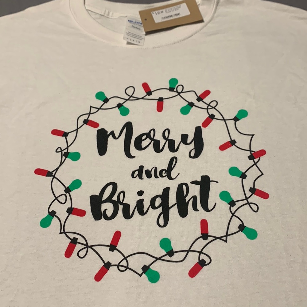 The Wearhouse “Merry & Bright” Christmas Tee, NEW, Size Large
